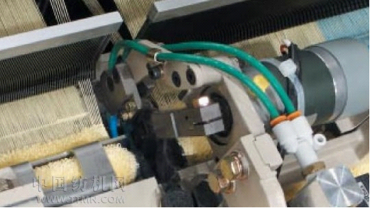 ZAX—e型喷气织机织造高密防羽绒布的生产工艺