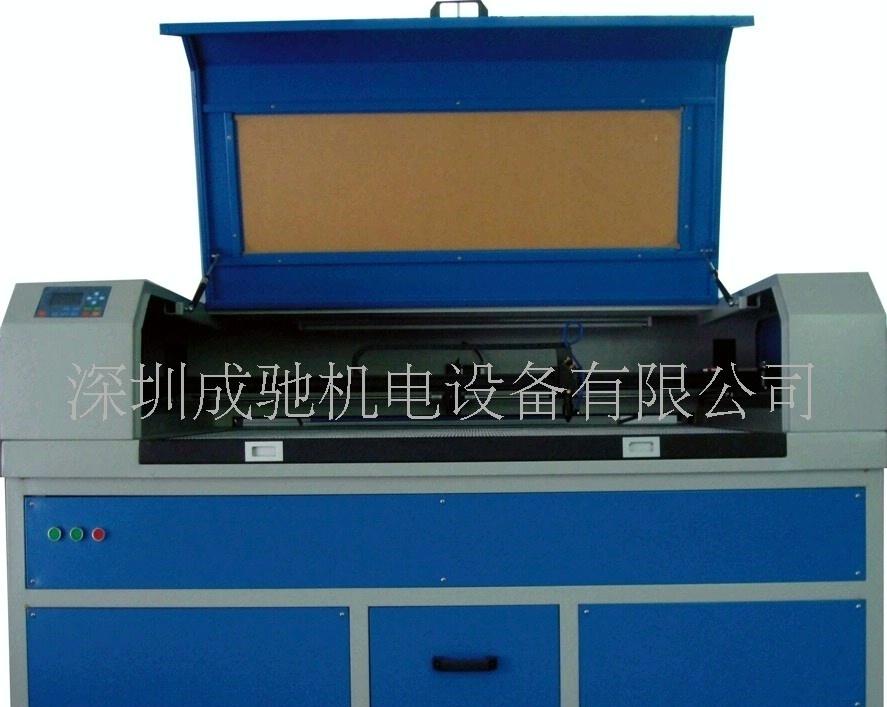 激光雕刻切割机机