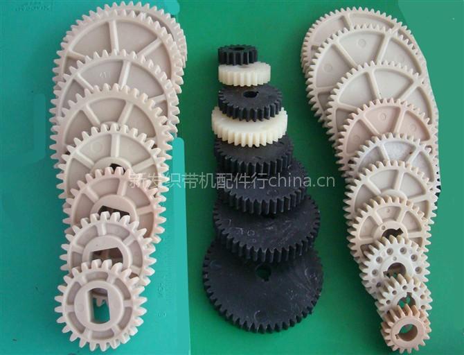 纬密齿轮送纱齿轮