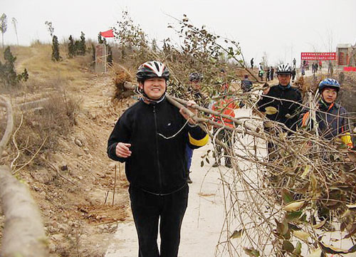 恒天重工邯郸纺机驴友队骑行宣传节水周_郑州
